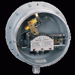 DWYER Series PG Gas Pressure/Differential Pressure Switch